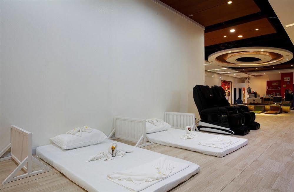 Capsule Hostel Patong Eksteriør bilde