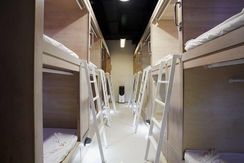 Capsule Hostel Patong Eksteriør bilde