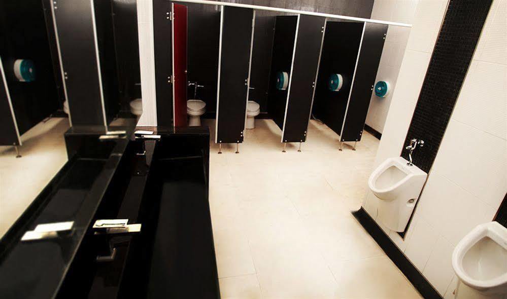 Capsule Hostel Patong Eksteriør bilde